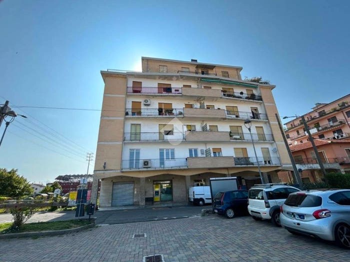 Appartamento con 5 locali in vendita in Viale Torino, Centro, Vignole Borbera