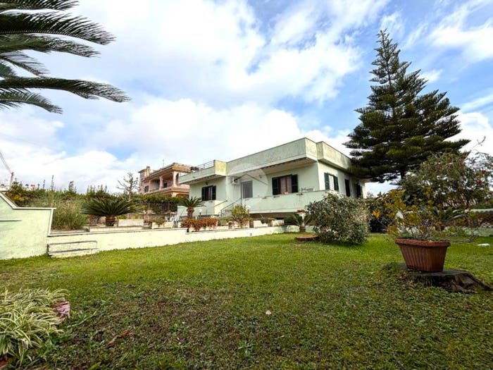 Casa quadrilocale in vendita in VIA AOSTA, Villa Claudia, Anzio