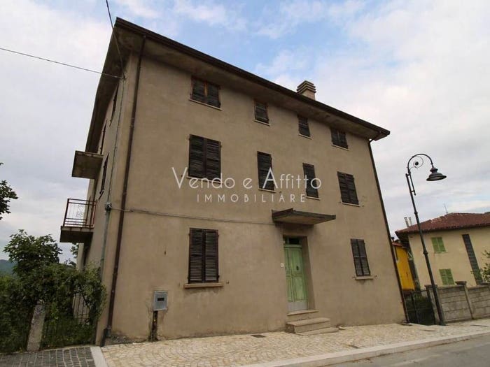 Casa con 6 locali in vendita in Carunchio