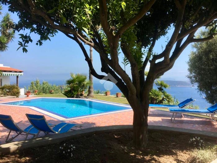 Casa quadrilocale in vendita in Via Campagnano, Centro, Ischia