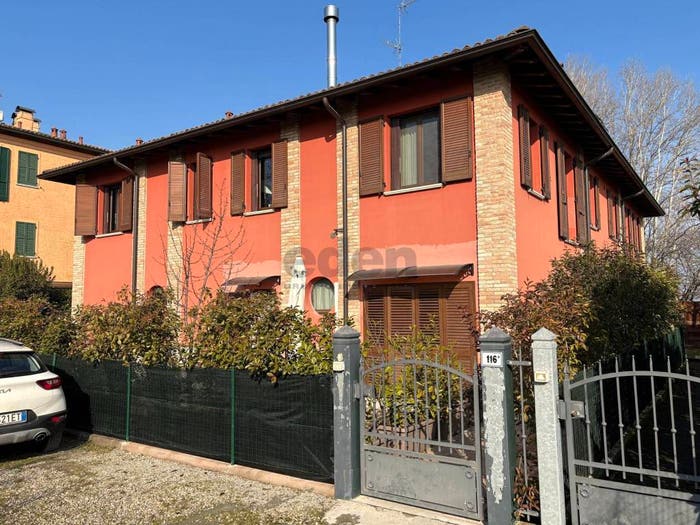 Casa con 6 locali in vendita in Strada Statale Via Emilia, Centro, Castelfranco Emilia