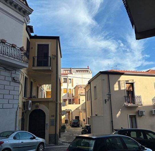 Appartamento quadrilocale in vendita in Via Vincenzo Ciaccio, Centro Storico, Catanzaro
