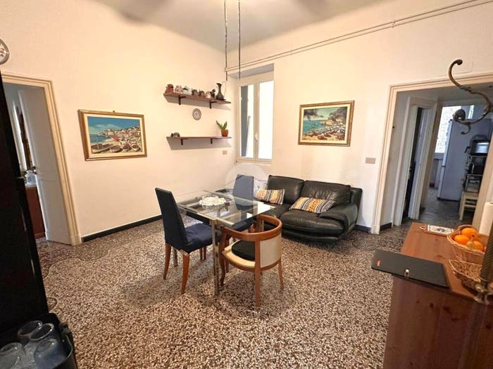 Appartamento con 6 locali in vendita in Via Ameglia, Castelletto, Genova