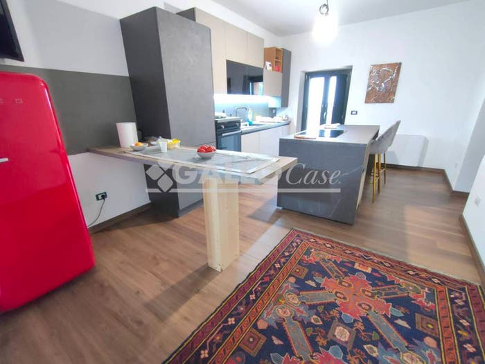 Casa con 5 locali in vendita in Via Fossato Centro storico, Centro, Rose