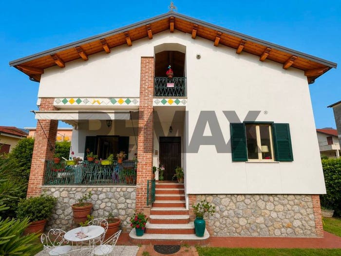 Casa con 6 locali in vendita in Via della Libertà, Falerna Scalo, Falerna