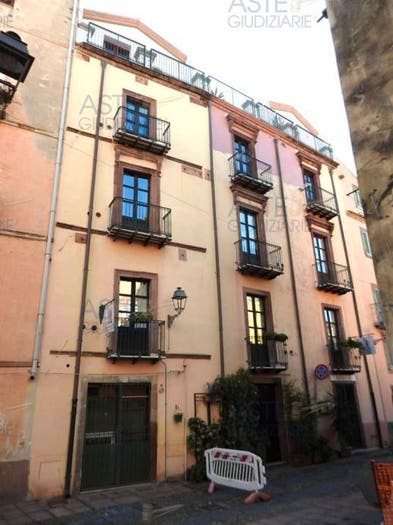 Appartamento con 6 locali in vendita in Corso Vittorio Emanuele II, Centro, Bosa