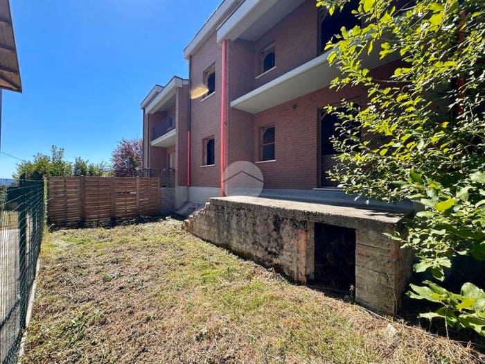 Casa con 6 locali in vendita in Via bazzanese, Sant'Elia Bazzano, L'Aquila
