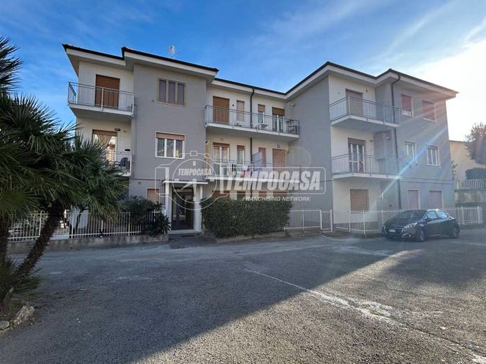 Appartamento trilocale in vendita in Via del Poggio, Marina Di Andora, Andora
