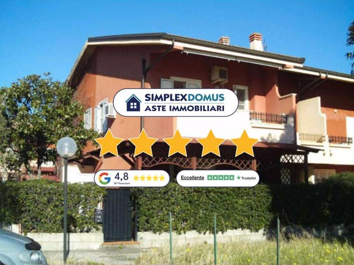 Casa con 6 locali in vendita in Viale Vincenzo Gattoleo, Pontegrande Sant'Elia, Catanzaro