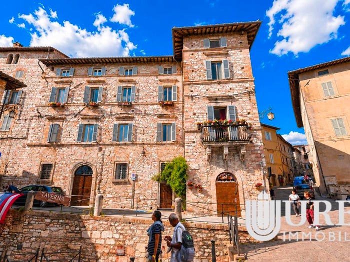Appartamento trilocale in vendita in Via Santa Maria delle Rose, Centro Storico, Assisi