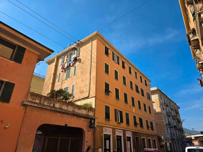 Appartamento con 6 locali in vendita in Via Gioacchino Rossini, Rivarolo, Genova