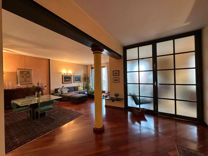 Appartamento con 6 locali in vendita in Via dei Tadi, Piazze Duomo, Padova