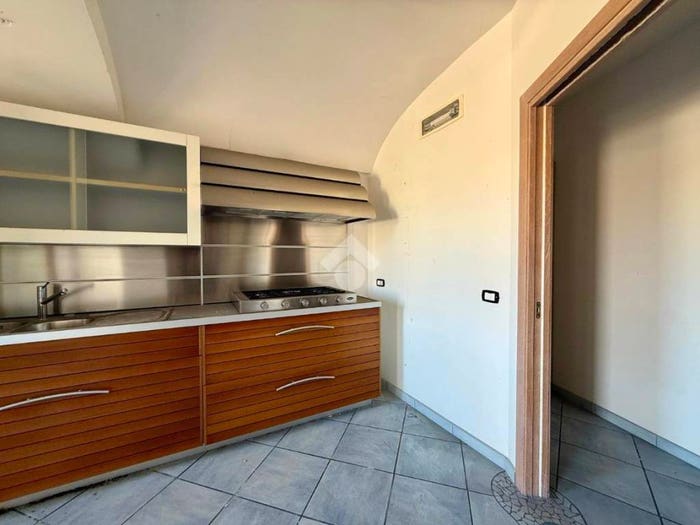 Appartamento quadrilocale in vendita in Corso Vittoria Colonna, Centro, Ischia