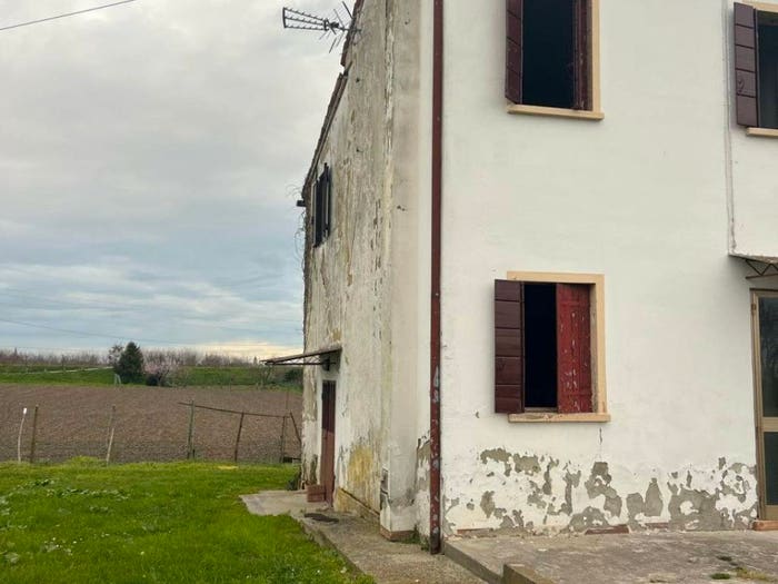 Casa quadrilocale in vendita in Via Acquanera, Pernumia