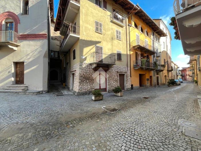 Appartamento trilocale in vendita in Via Vittorio Emanuele III, Centro, Revello