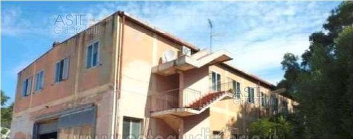 Appartamento con 6 locali in vendita in Viale dell'unità d'italia piombino li italia, Centro, Piombino