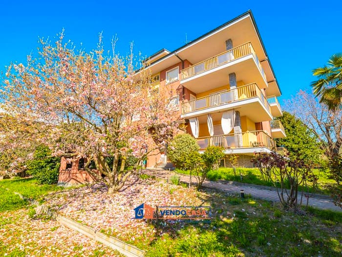Appartamento con 5 locali in vendita in Strada Borgo San Martino, Pollenzo, Bra