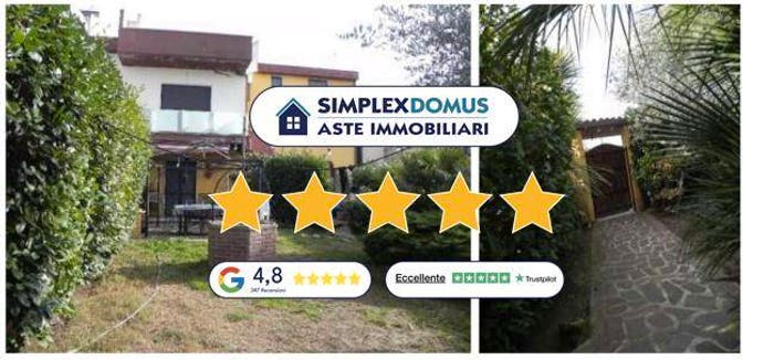 Casa con 6 locali in vendita in Delle Querce, Centro, Atella