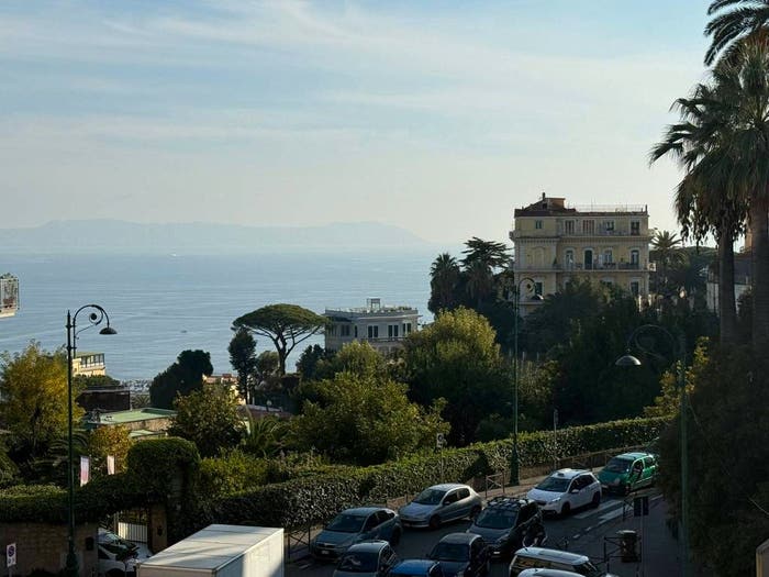 Appartamento con 5 locali in vendita in Corso Europa, Vomero, Napoli