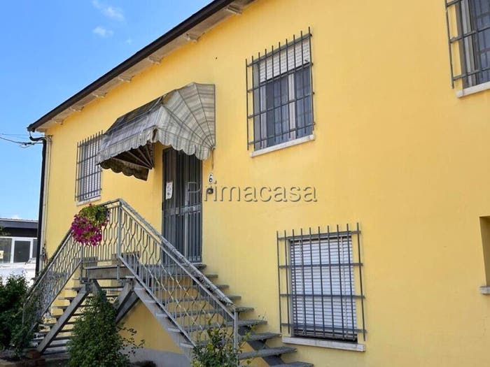 Casa trilocale in vendita in Via Giuseppe di Vittorio, Centro, Reggiolo