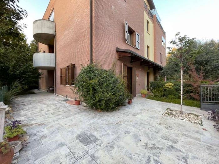 Appartamento con 6 locali in vendita in Sant'Agnese Università, Modena