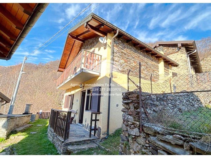 Casa trilocale in vendita in Via Vittorio Veneto, Scareno, Aurano
