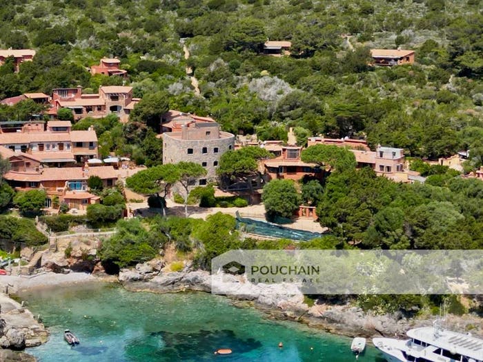 Casa con 6 locali in vendita in Spalmatoio Ischiaiola, Isola del Giglio