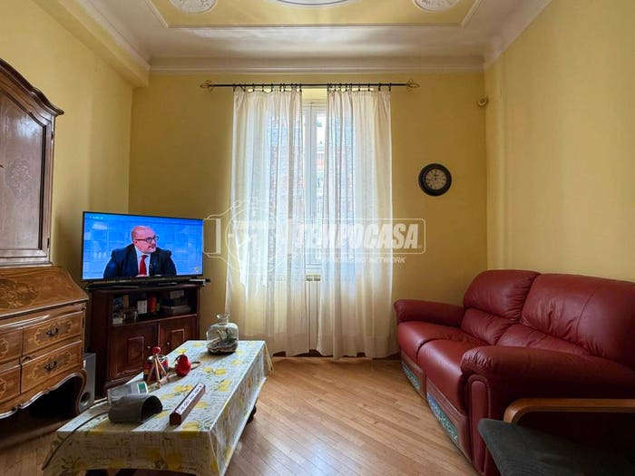Appartamento trilocale in vendita in Via Giuseppe Casaregis, Foce, Genova
