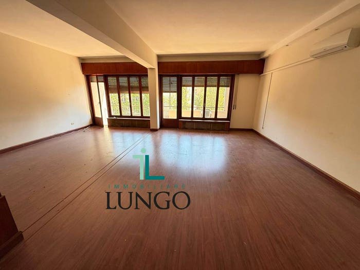 Appartamento con 5 locali in vendita in Via Pio VI, Centro Storico, Latina