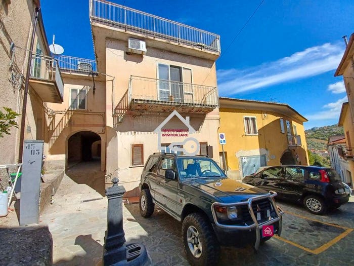 Casa con 6 locali in vendita in Via Massimo d'Azeglio, Centro, Ogliastro Cilento