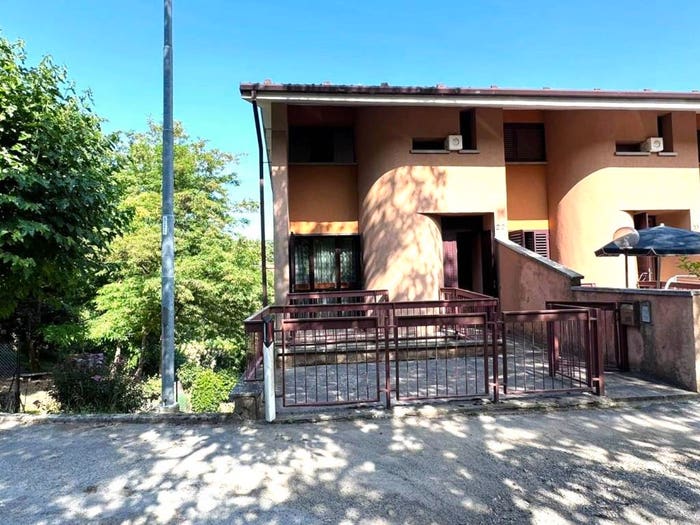 Casa quadrilocale in vendita in Via Corrado Lanzoni, Centro, Monghidoro