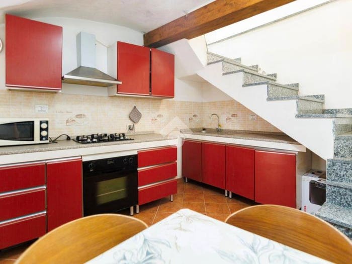 Appartamento trilocale in vendita in Via Ponterotto, Marassi, Genova