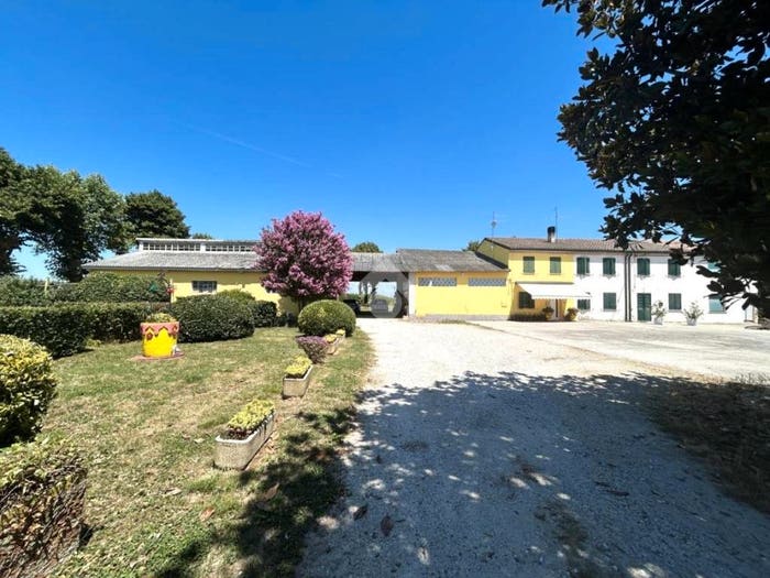 Casa con 6 locali in vendita in Isola della Scala