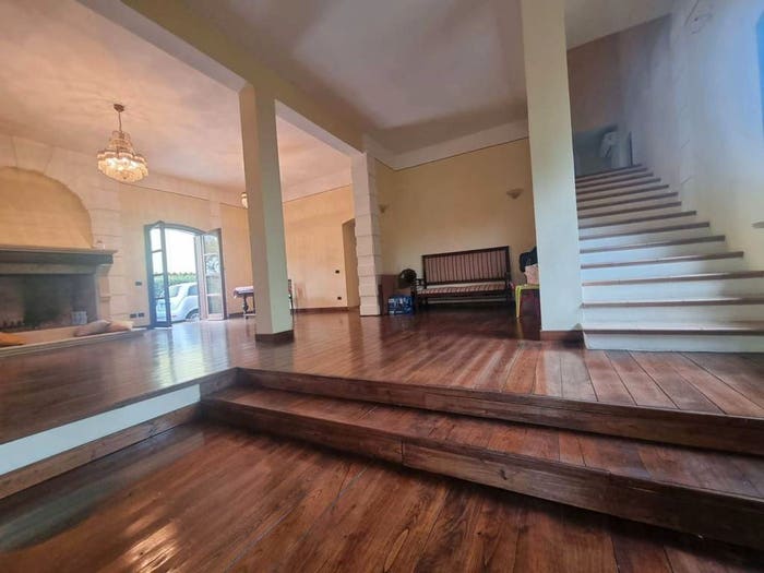 Casa con 6 locali in vendita in Via Cagliari snc, Semicentro, Aprilia