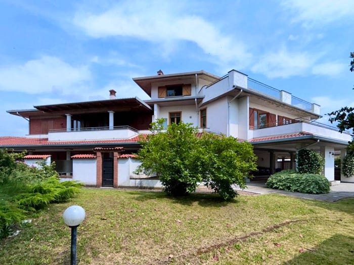 Appartamento con 6 locali in vendita in alcide de gasperi, Centro, Dorno