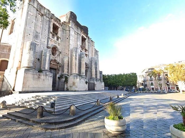Appartamento quadrilocale in vendita in Piazza Dante Alighieri, Centro Storico, Catania