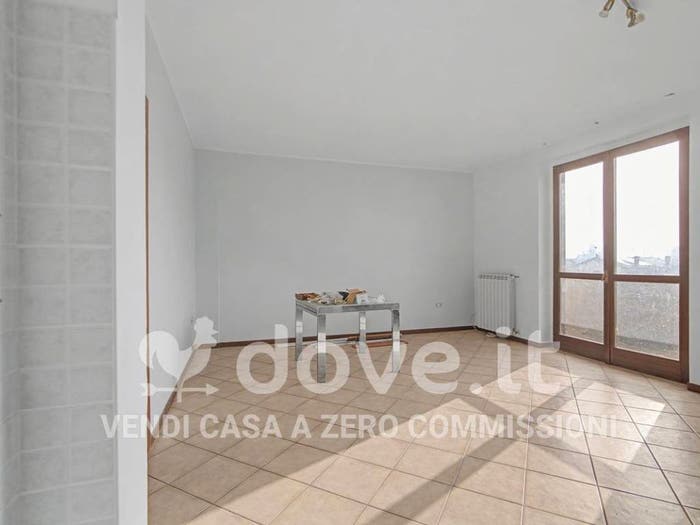 Appartamento trilocale in vendita in Via Barbieri, Roncaro
