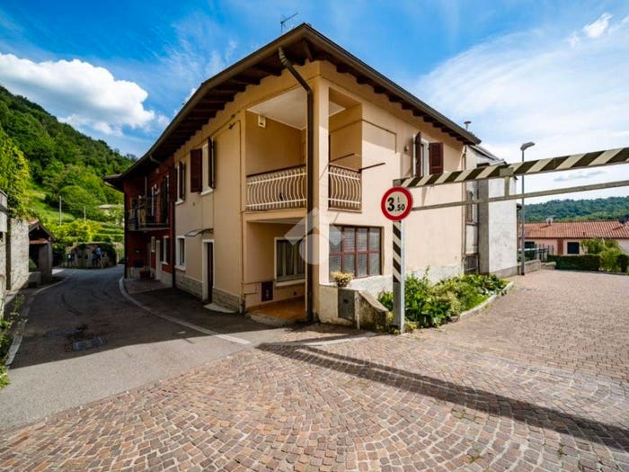 Casa quadrilocale in vendita in Via Fontana, Cologna Caraverio, Castello di Brianza