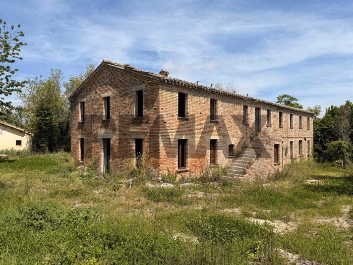 Casa con 6 locali in vendita in Contrada Casalta, Castelleone di Suasa