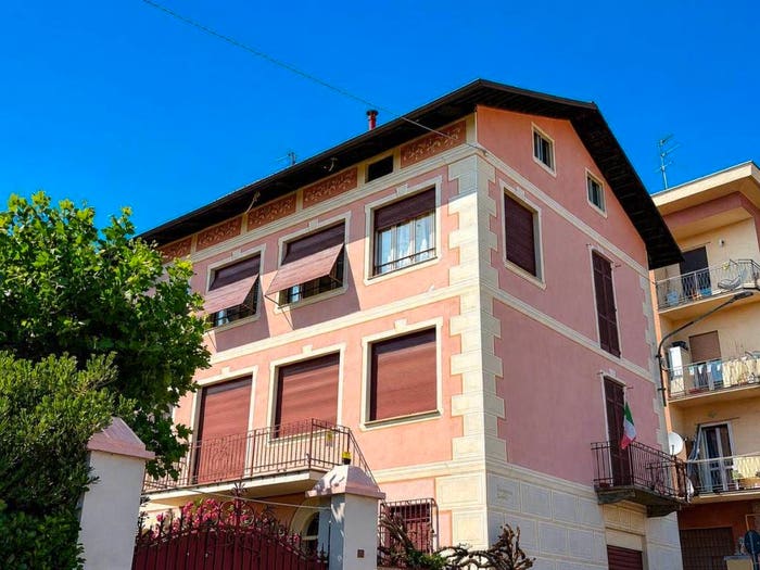 Casa con 6 locali in vendita in Via Martiri della Libertà, Tollegno