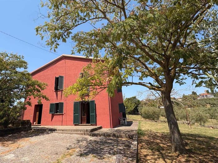 Casa con 6 locali in vendita in Vaiano, Castiglione del Lago