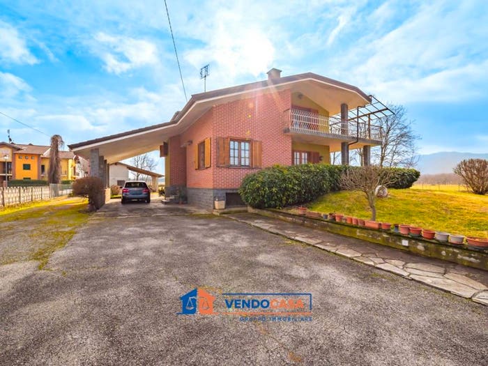 Casa con 6 locali in vendita in Via Cervasca, San Rocco, Bernezzo