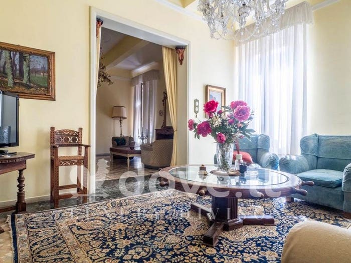 Appartamento con 6 locali in vendita in Via Boccacanale di Santo Stefano, Centro Storico, Ferrara