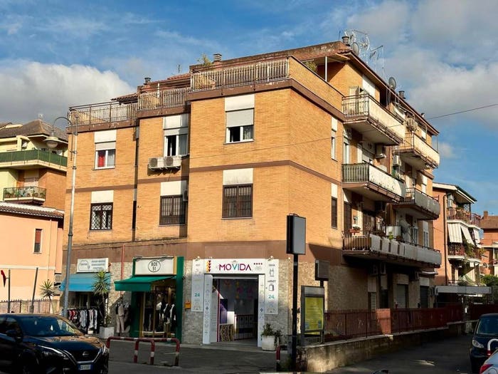 Casa con 5 locali in vendita in Viale della Repubblica, Santa Maria delle Mole, Marino