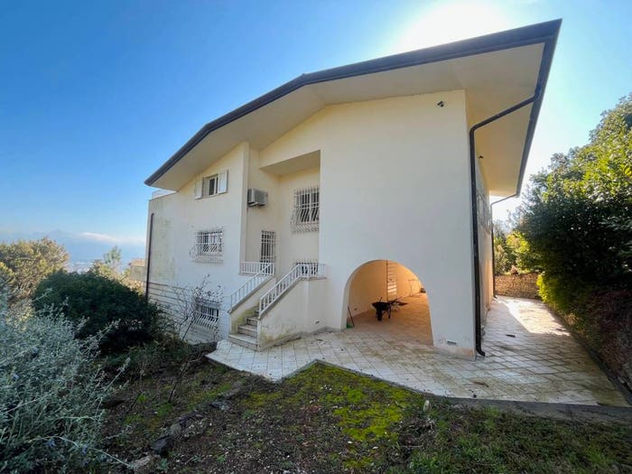 Casa con 6 locali in vendita in Via Fiascherino, La Serra Tellaro, Lerici