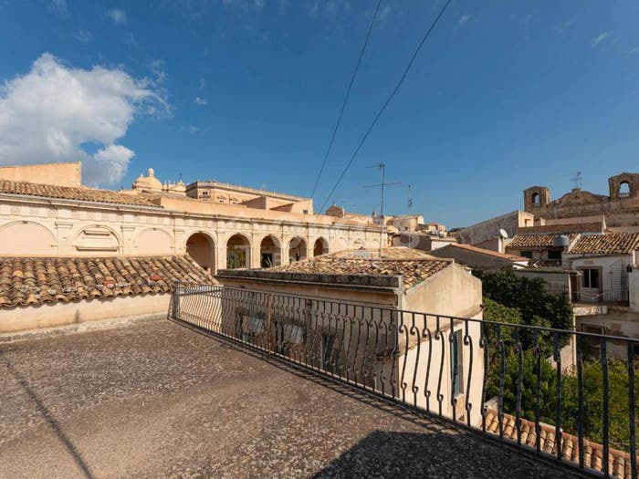 Casa con 6 locali in vendita in Via Ducezio, Centro, Noto