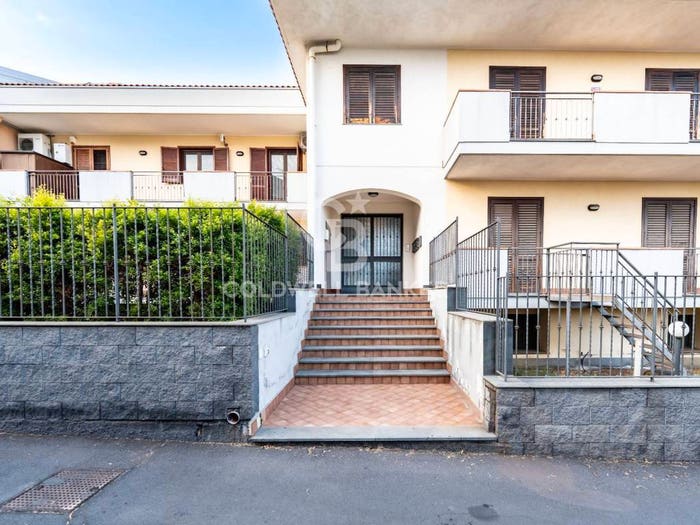 Appartamento con 6 locali in vendita in Via Barcellona Pozzillo, Pozzillo Stazzo Santa Tecla, Acireale
