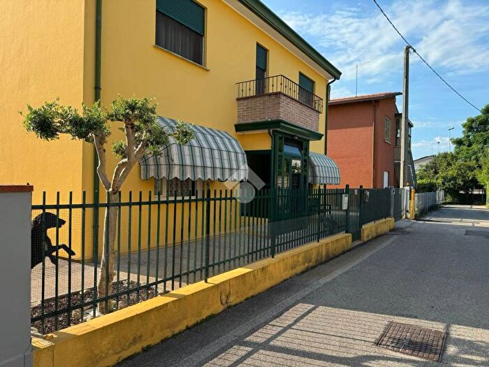 Casa trilocale in vendita in vicolo Martinati, Cagnola, Cartura
