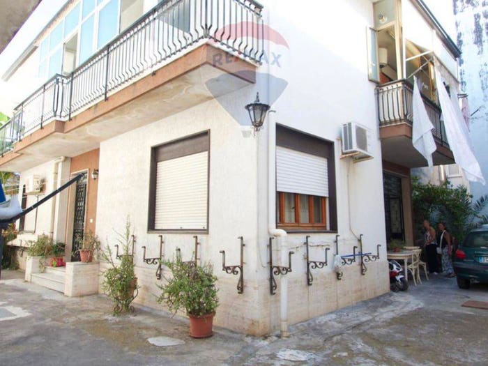 Casa con 6 locali in vendita in Via Manganelli, Centro, Aci Castello