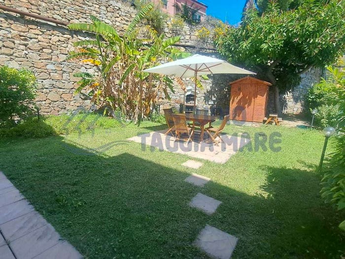 Appartamento trilocale in vendita in Via Fossati, Centro, Cipressa